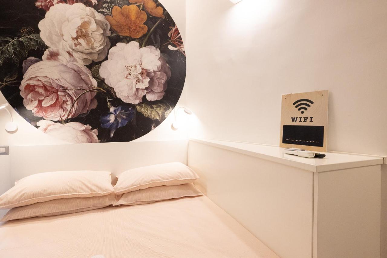 Rione Monti Studio Apt With Private Garden Рим Екстер'єр фото